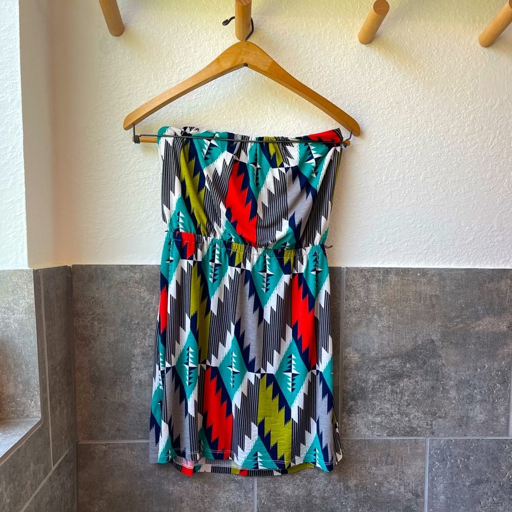 Strapless geometric pattern dress